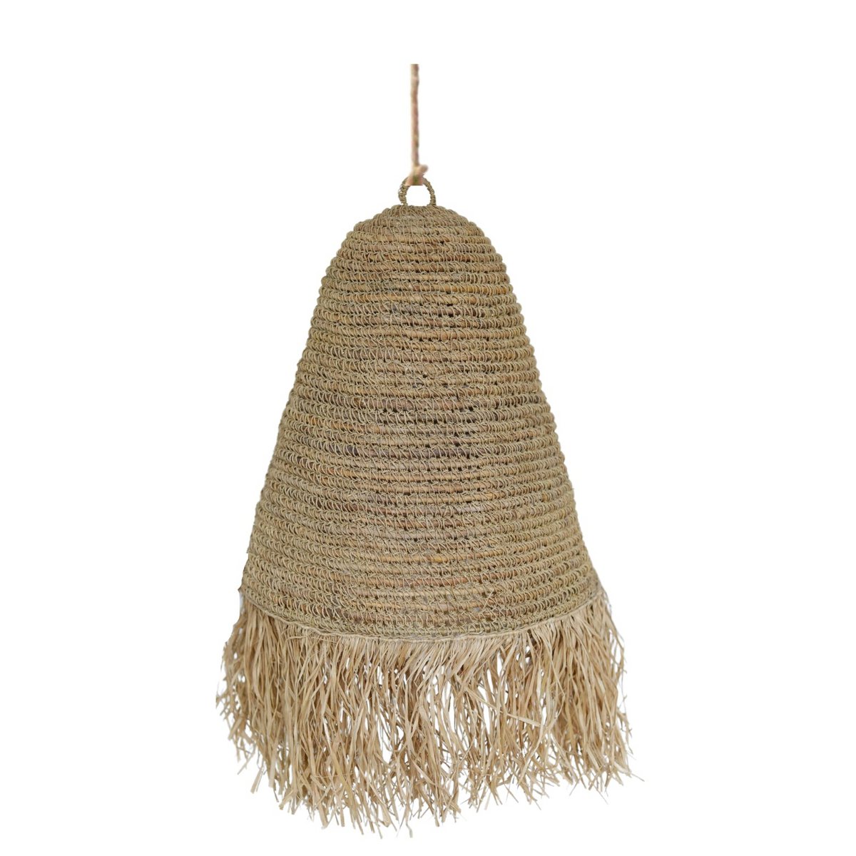 Lampenkap van raffia op een witte achtergrond
