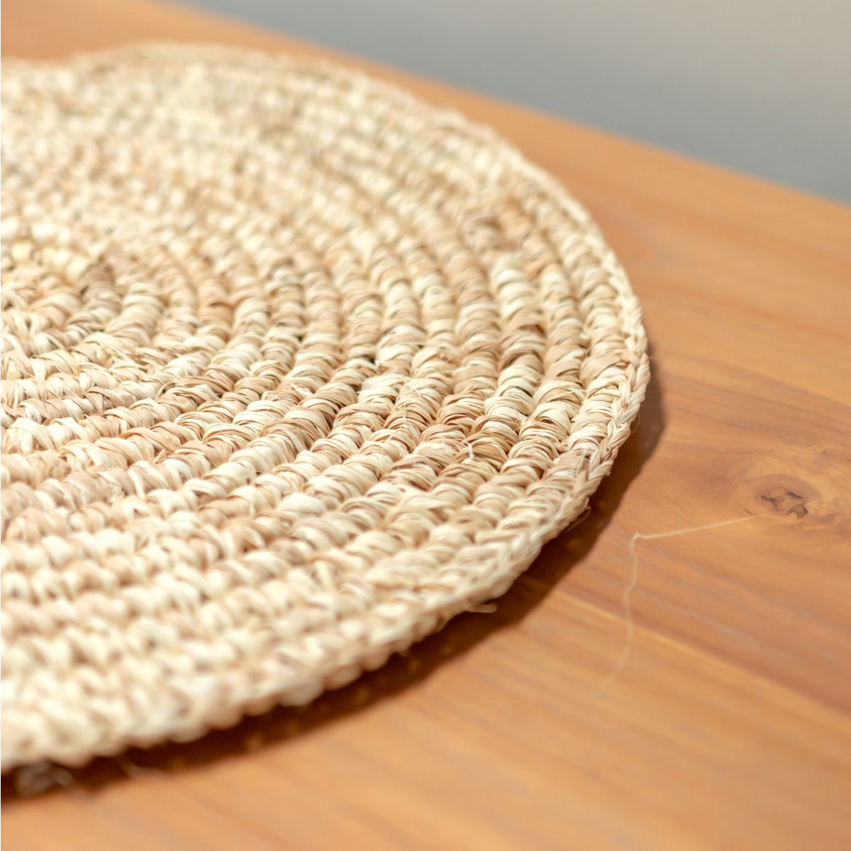 Placemat van raffia van dichtbij gezien