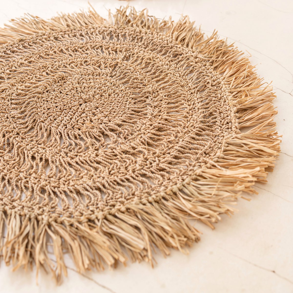 Placemat van raffia van dichtbij gezien