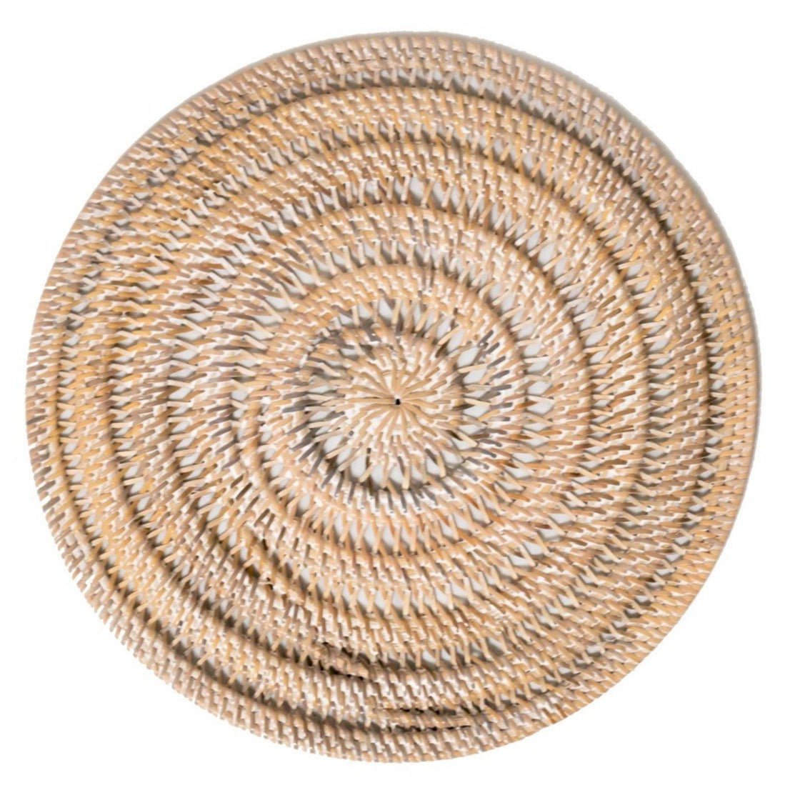 Placemat van rotan op een witte achtergrond