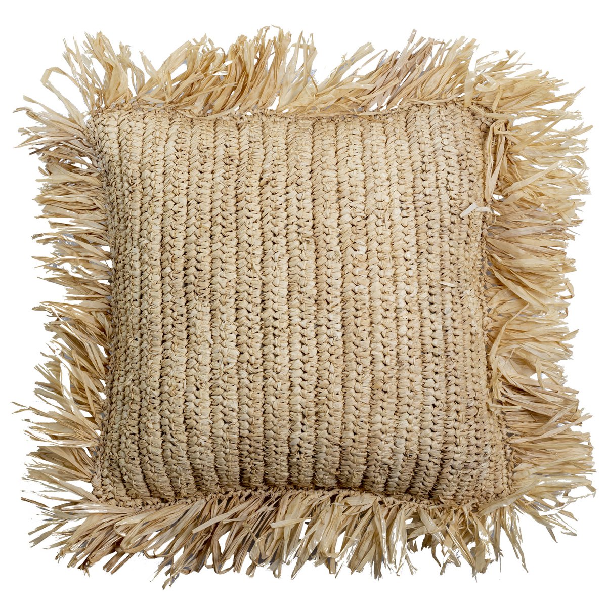 Sierkussen van raffia met franjes op een witte achtergrond