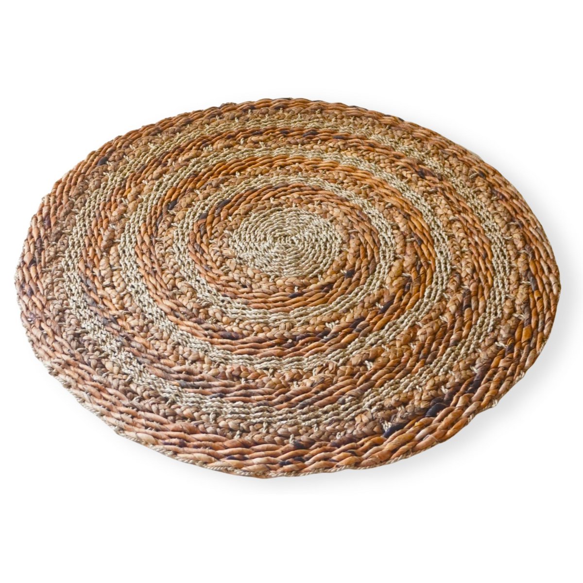 Rond vloerkleed met stroken van bananenvezels, zeegras en waterhyacint