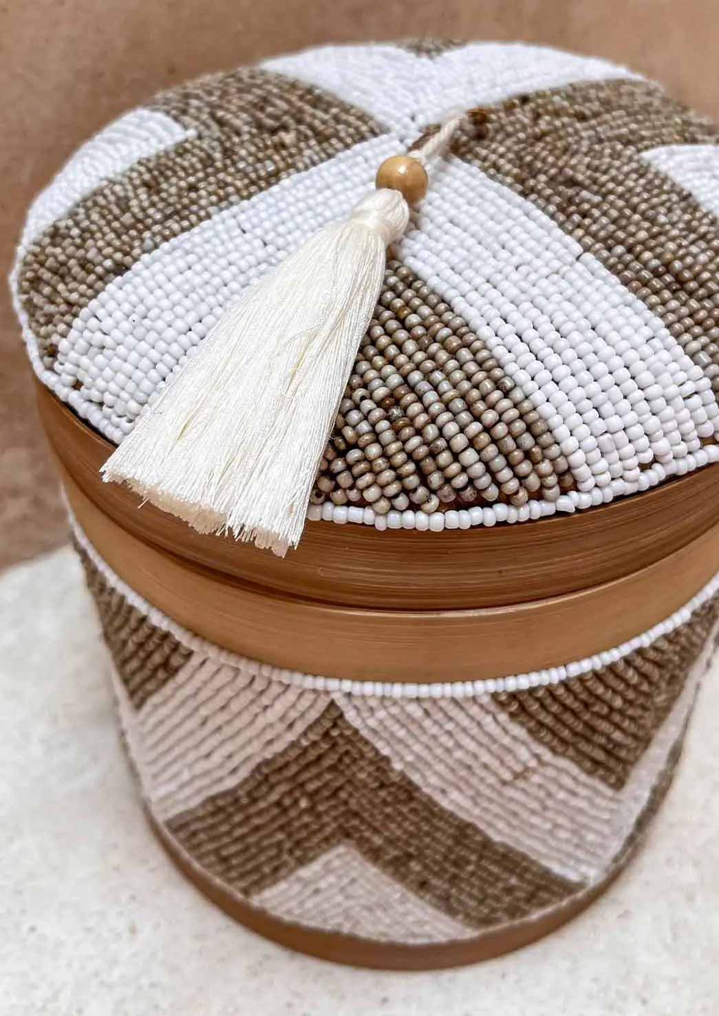 Groot offermandjes, schuin van boven dichtbij gezien