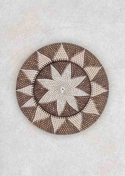 Wandschaal liggend op de grond