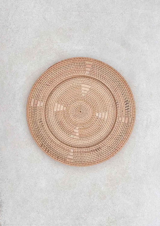 Wandschaal liggend op de grond